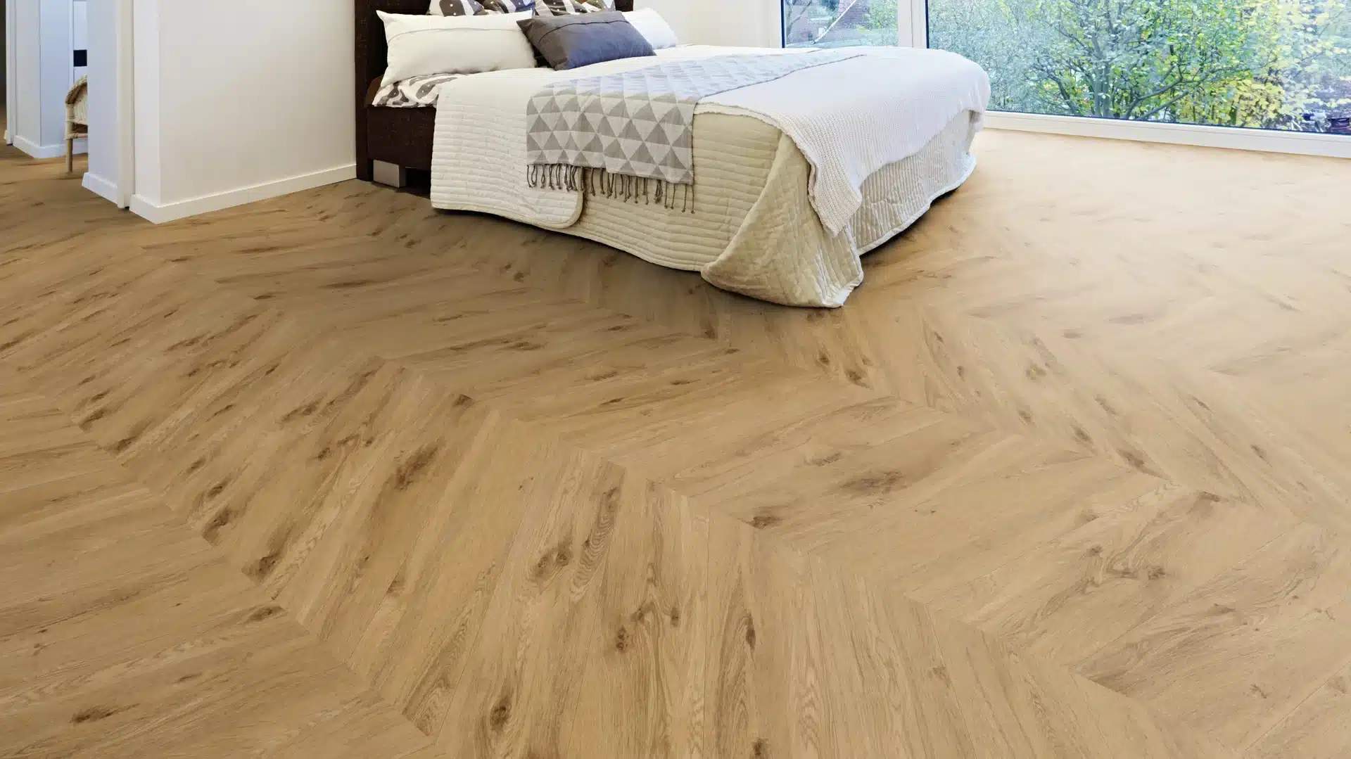 Klebevinyl DV304 Chevron in Holzoptik mit fühlbarer Struktur